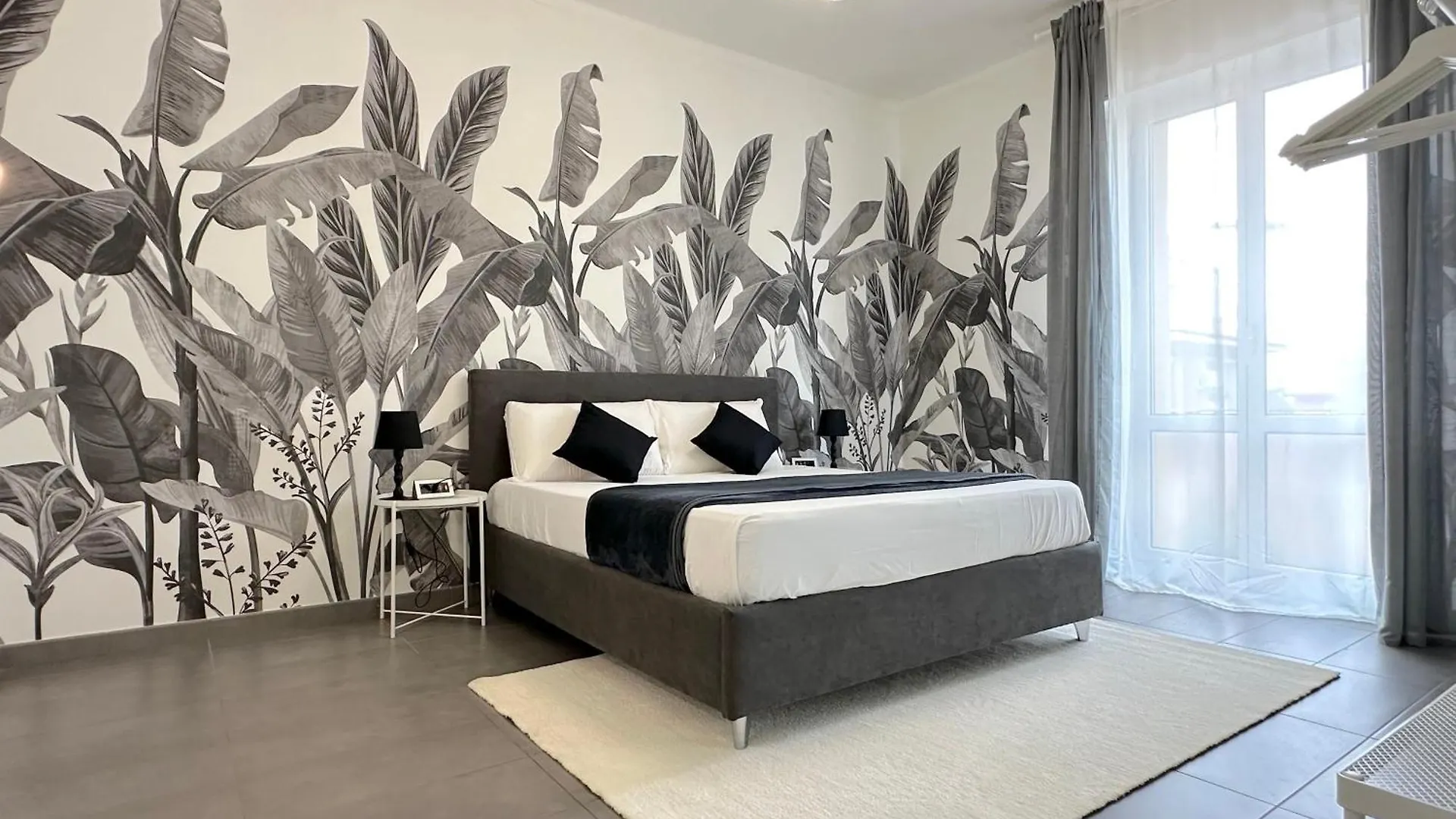Villa Laura Relais contacts